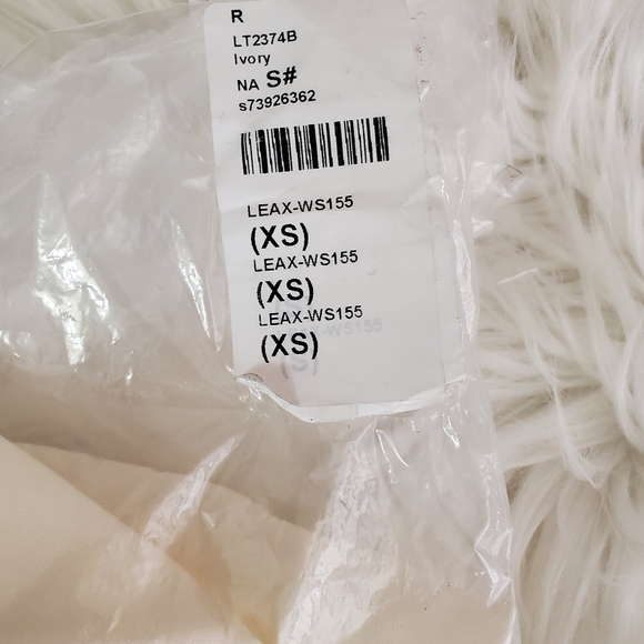 Line & dot hayleee ruffle trim wrap top - Picture 6 of 6